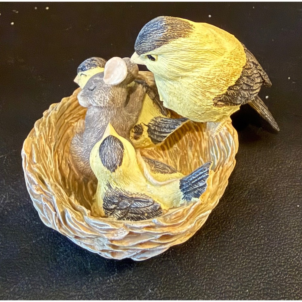 Charming Tails Silvestri Slumber Party Mouse Bird Goldfinch Nest Figurine 89/560 - Picture 3 of 4
